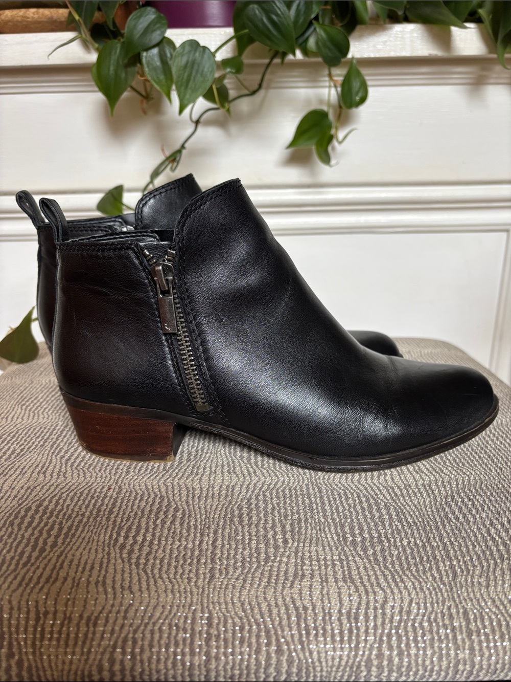 Lucky Brand Black Leather Ankle Boots size 6.5 - Picture 5 of 8
